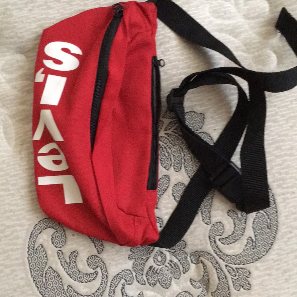 A small bag to go out brand new